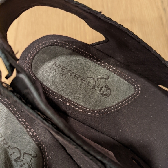 Comfortable Black Leather Heeled Sandals - Picture 9 of 12